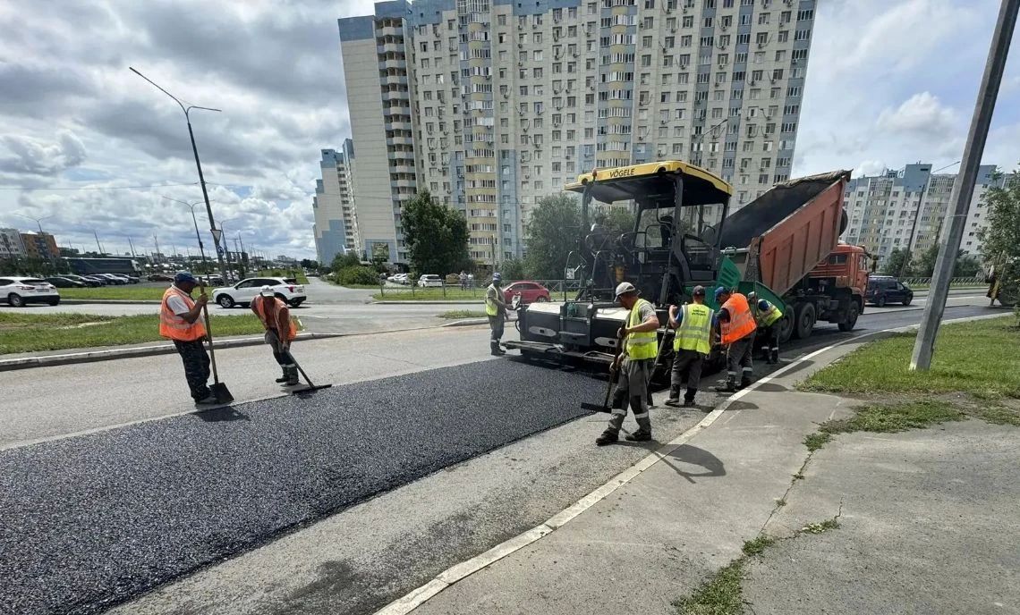 На улице Чкалова в Оренбурге идет дорожный ремонт На улице Чкалова в Оренбурге идет дорожный ремонт