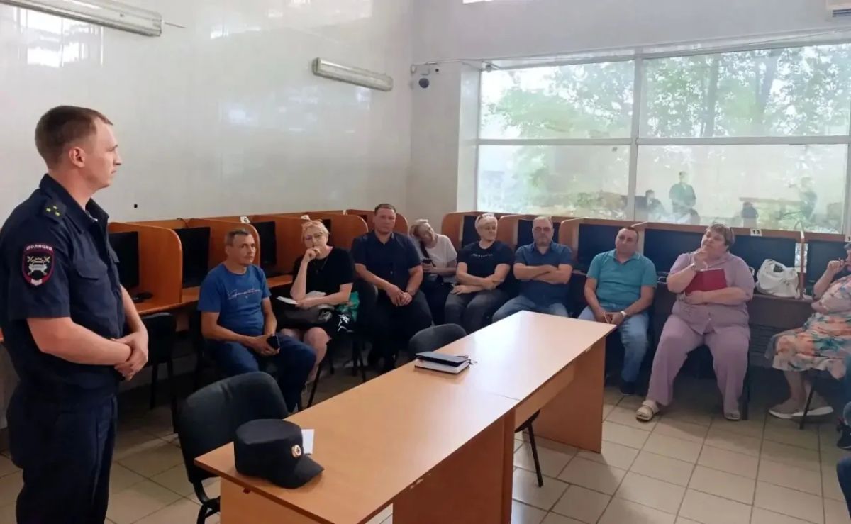 В Орске состоялся семинар по вопросам культуры безопасного вождения начинающих водителей В Орске состоялся семинар по вопросам культуры безопасного вождения начинающих водителей