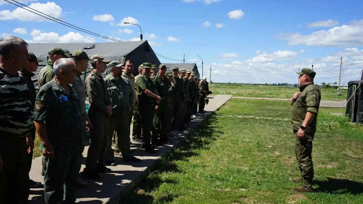 На полигоне под Оренбургом начались военно-полевые сборы и слёт казачьей молодёжи На полигоне под Оренбургом начались военно-полевые сборы и слёт казачьей молодёжи