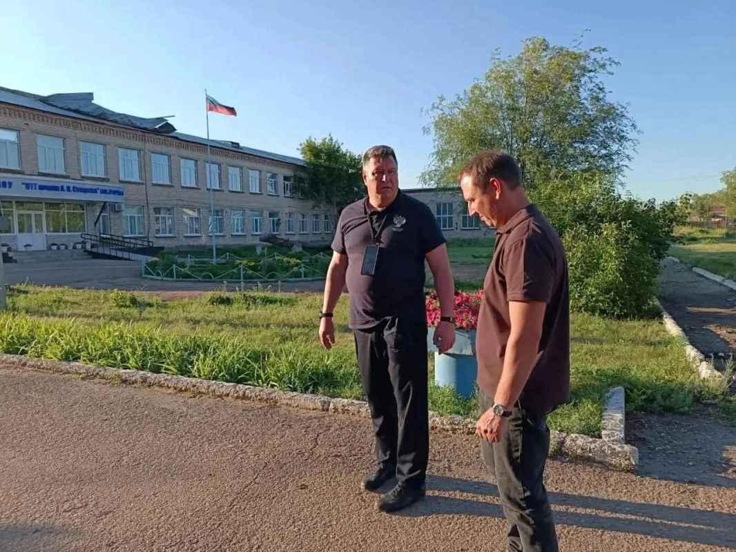 108 домов и несколько социальных объектов пострадали после урагана в Новоорске 108 домов и несколько социальных объектов пострадали после урагана в Новоорске