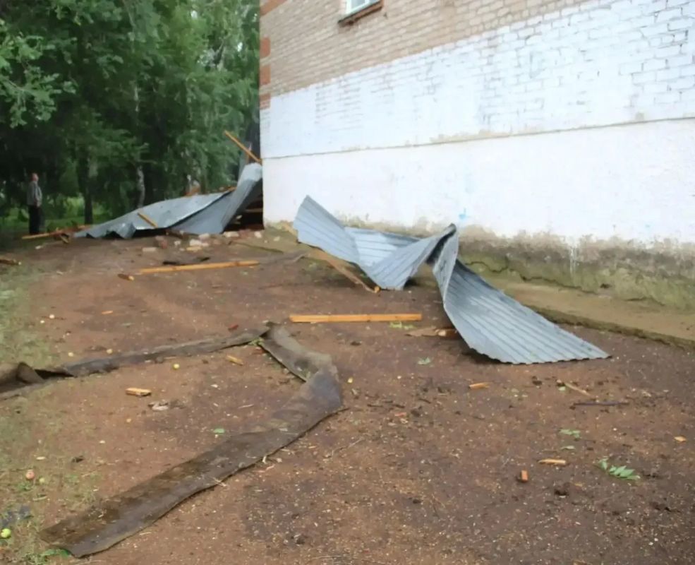 В Бузулукском районе ввели режим повышенной готовности из-за ночного урагана В Бузулукском районе ввели режим повышенной готовности из-за ночного урагана