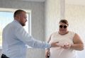 Глава Орска вручил ключи от нового дома многодетной семье