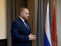 Паспорта, близнецы и новая страница в жизни: Орск отметил День флага России