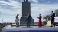 На набережной Оренбурга подняли Государственный флаг России