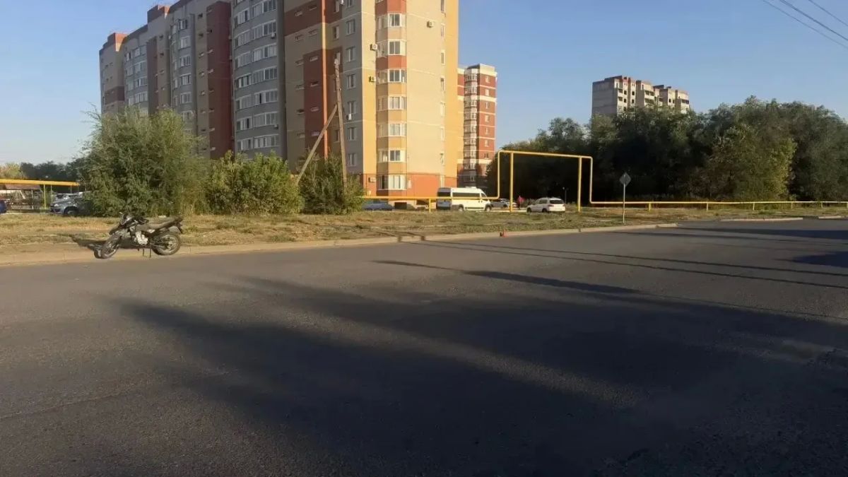 Сотрудники Госавтоинспекции устанавливают обстоятельства ДТП с питбайком Сотрудники Госавтоинспекции устанавливают обстоятельства ДТП с питбайком