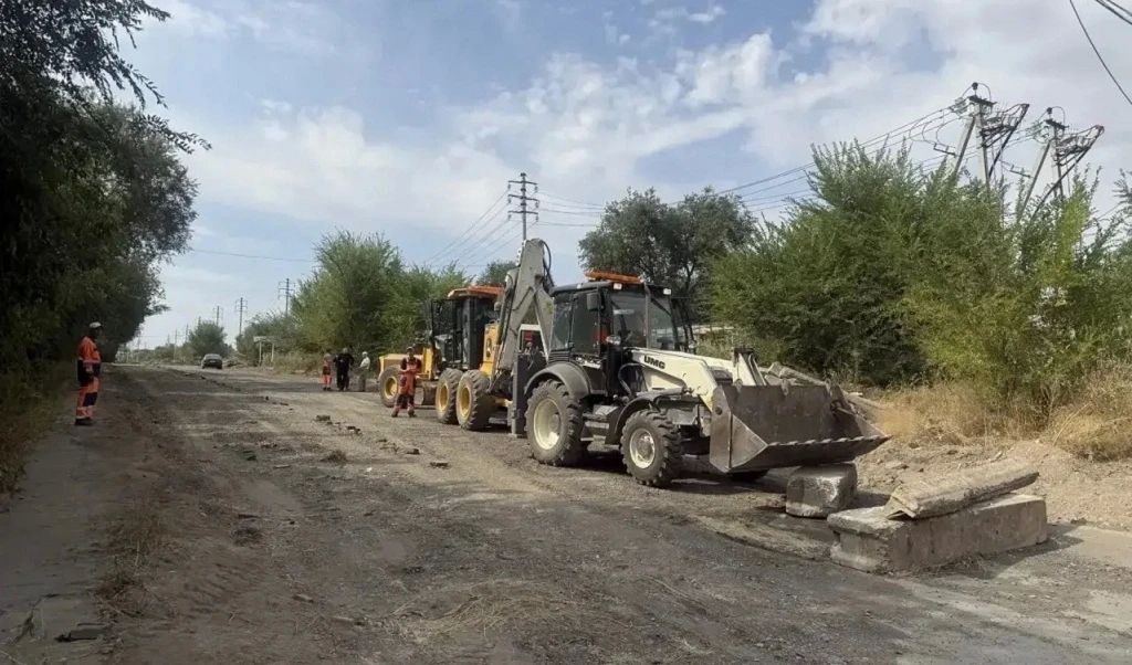 В Новотроицке обновляют более 3 км дорог В Новотроицке обновляют более 3 км дорог
