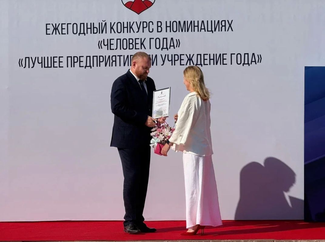 В Орске открыли городскую Доску Почета В Орске открыли городскую Доску Почета