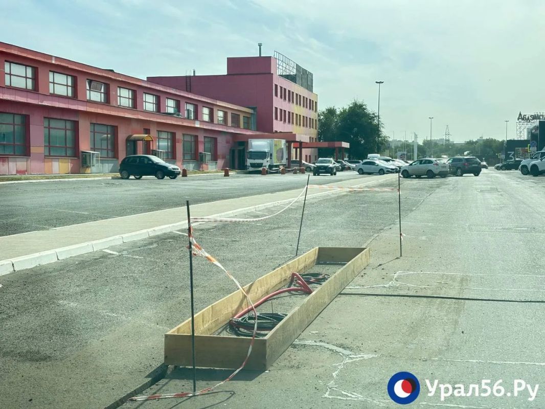 У «Мармелада» в Оренбурге начали готовить платную парковку со шлагбаумами У «Мармелада» в Оренбурге начали готовить платную парковку со шлагбаумами