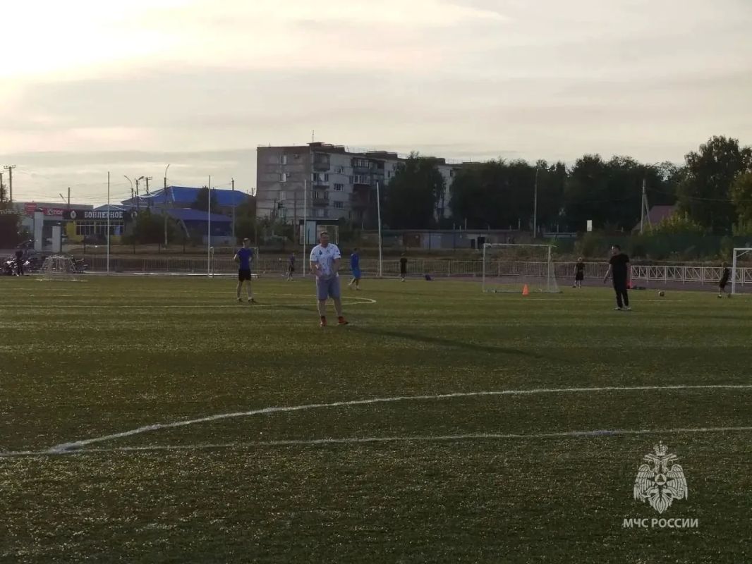 Пожарные 10 ПСО сыграли в лапту в Бузулуке Пожарные 10 ПСО сыграли в лапту в Бузулуке