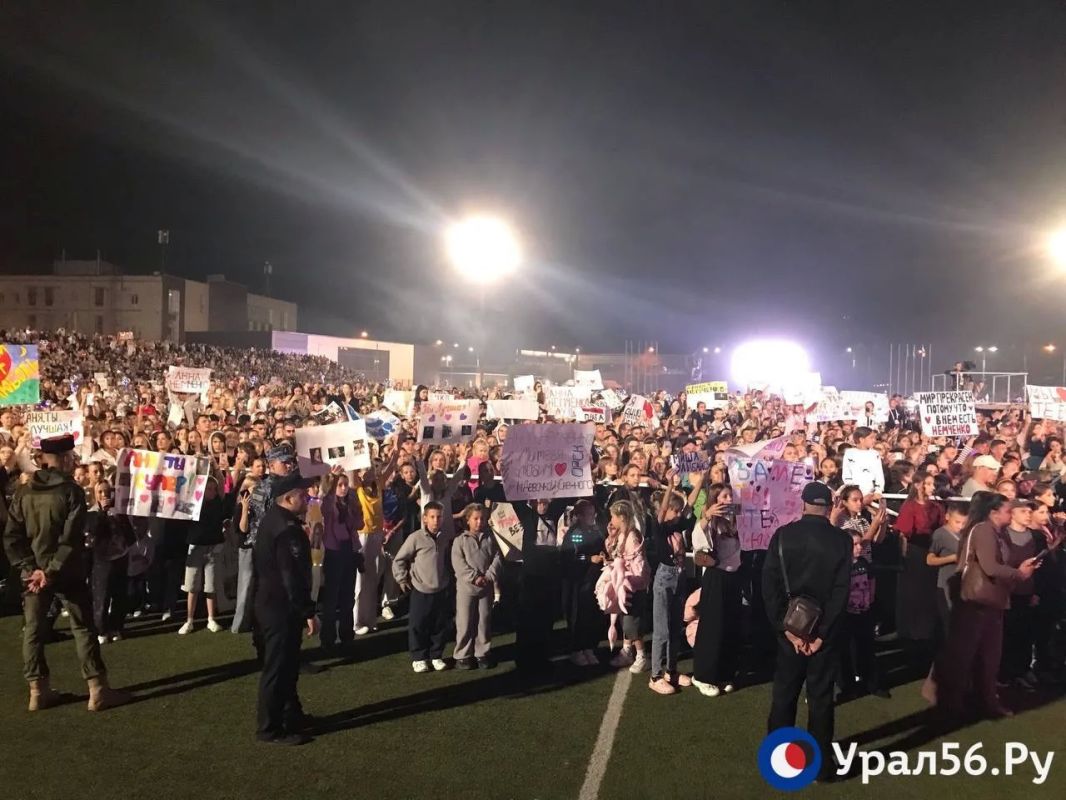 И еще немного кадров с праздничного концерта на День города в Орске И еще немного кадров с праздничного концерта на День города в Орске