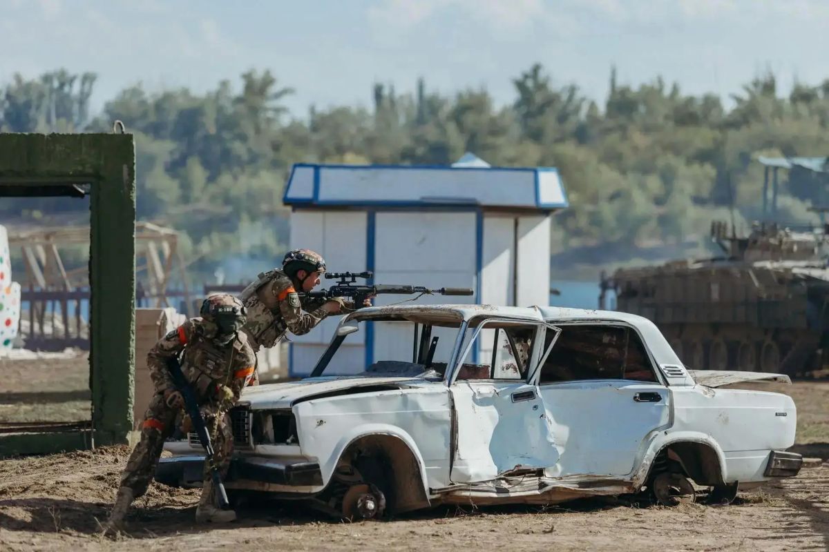 Серебро финального боя: юнармейцы «Доблести» показали характер на финале «Зарницы 2.0» Серебро финального боя: юнармейцы «Доблести» показали характер на финале «Зарницы 2.0»