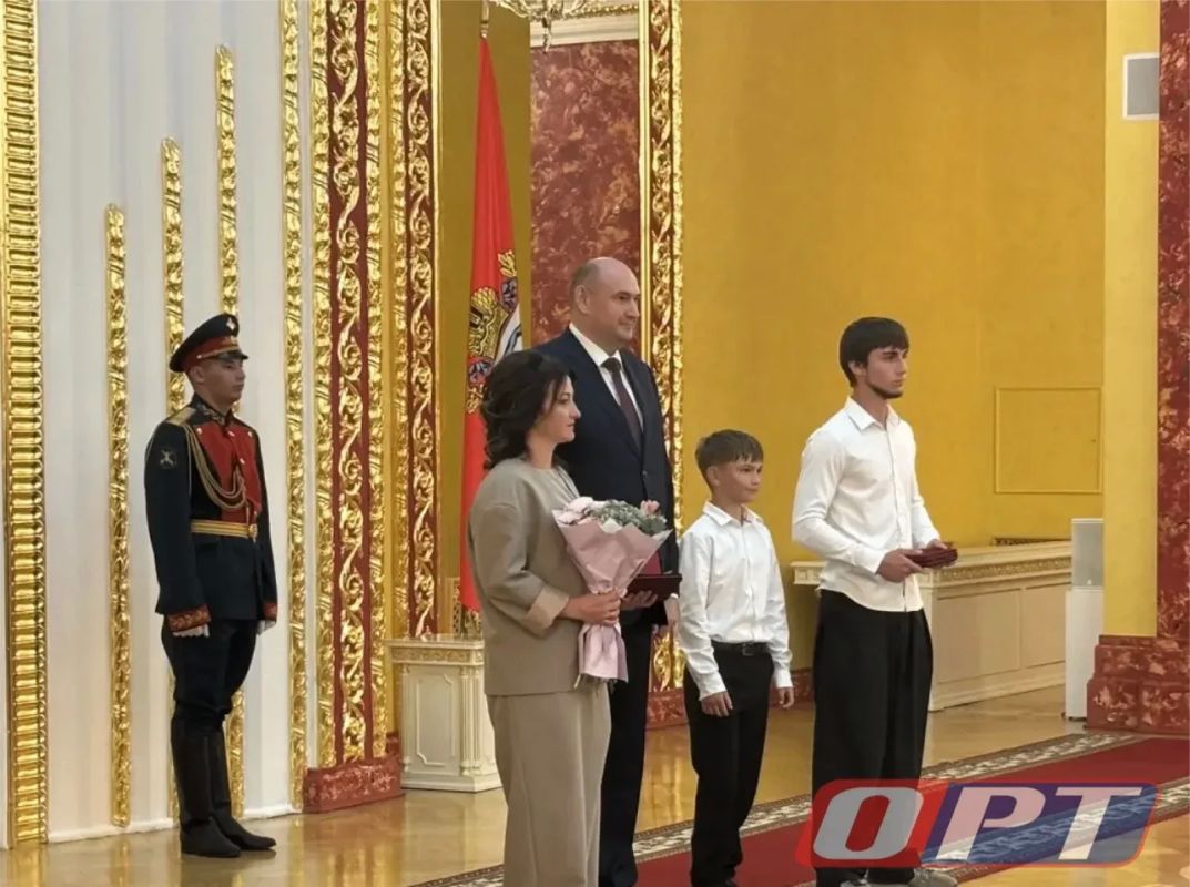 Оренбуржцы получают государственные награды Оренбуржцы получают государственные награды