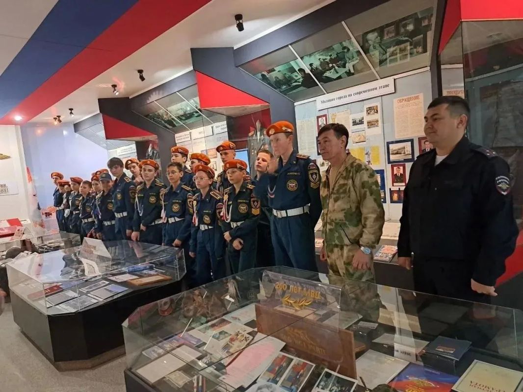 Два военно-патриотических клуба представят Оренбургскую область на окружном финале общественного проекта ПФО «Герои Отечества» Два военно-патриотических клуба представят Оренбургскую область на окружном финале общественного проекта ПФО «Герои Отечества»