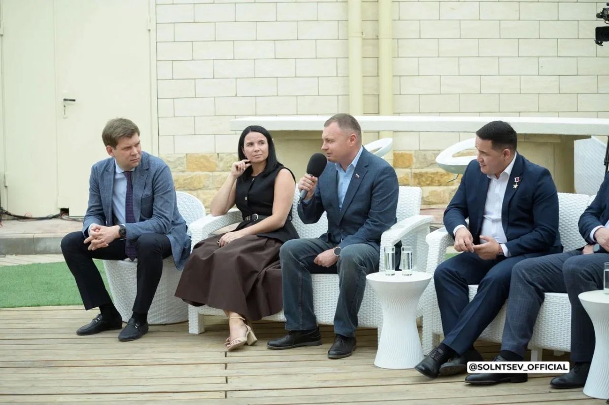 Евгений Солнцев: Накануне посетил новую летнюю студию ГТРК «Оренбург» Евгений Солнцев: Накануне посетил новую летнюю студию ГТРК «Оренбург»