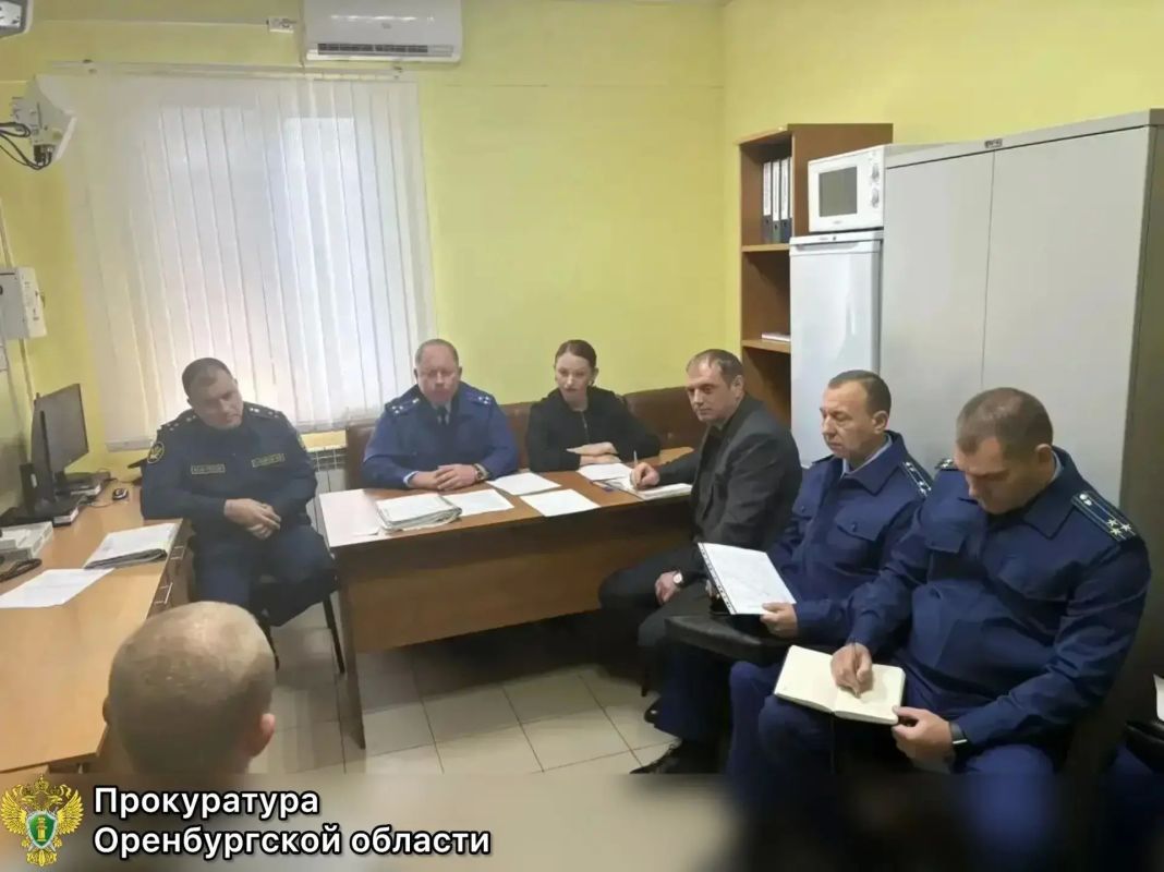 Первый заместитель прокурора Оренбургской области посетил исправительные учреждения региона Первый заместитель прокурора Оренбургской области посетил исправительные учреждения региона
