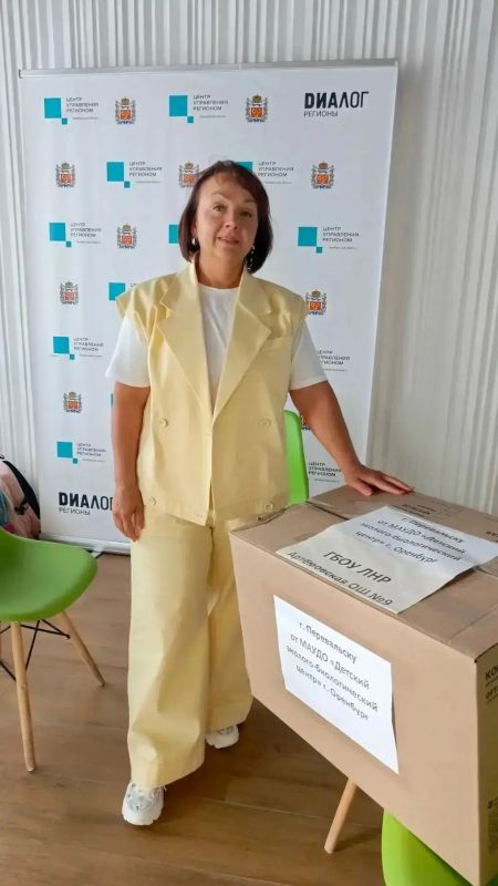 Из Оренбурга с любовью: школа в Перевальске получила инструменты для творчества Из Оренбурга с любовью: школа в Перевальске получила инструменты для творчества
