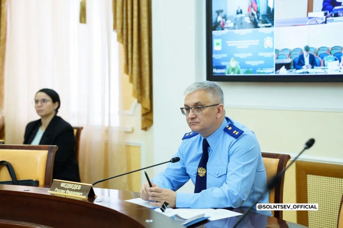 Евгений Солнцев: Еженедельное заседание правительства области посвятили проблемным точкам Евгений Солнцев: Еженедельное заседание правительства области посвятили проблемным точкам