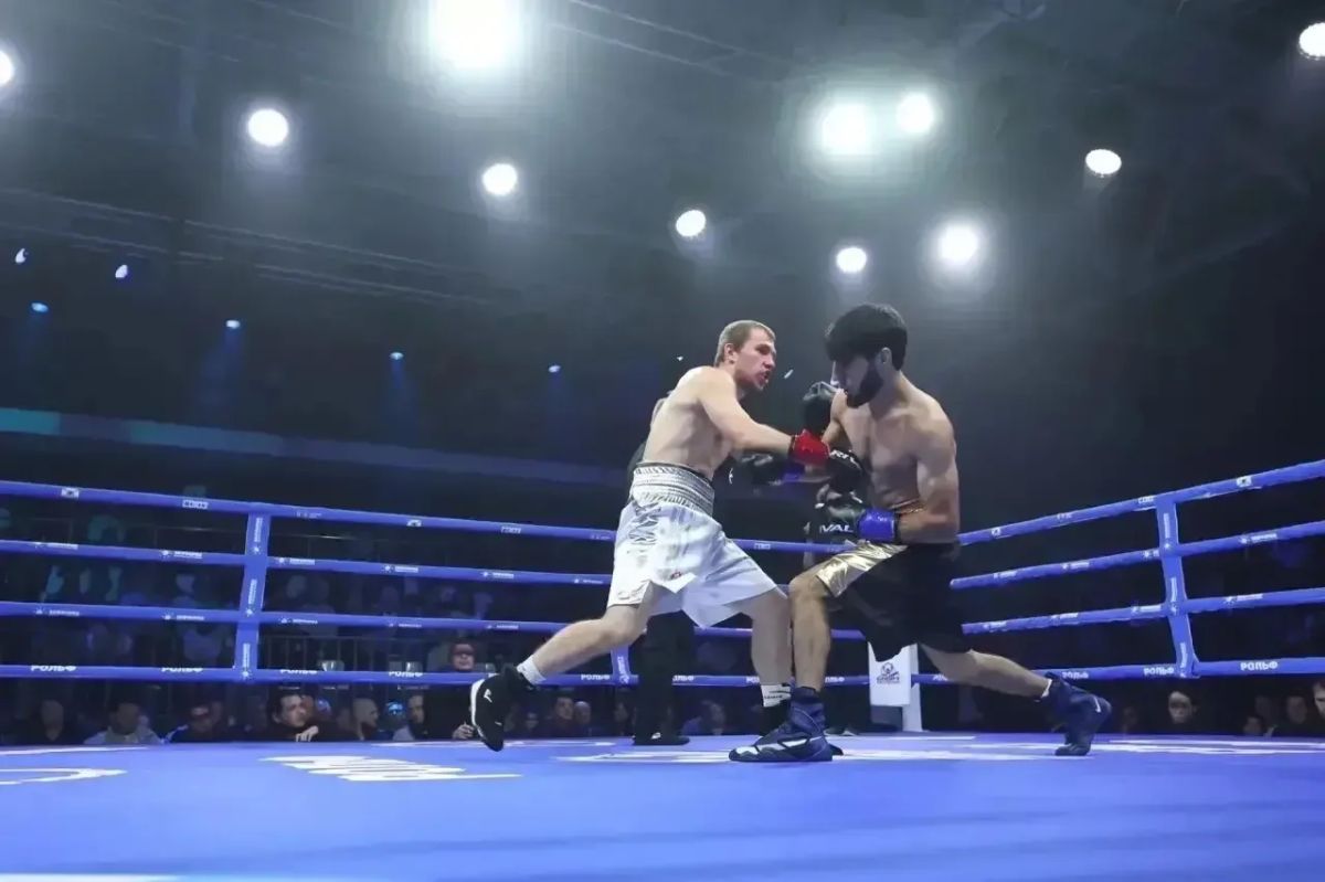 За титул WBA Asia: на «Марсовом поле» стартовал вечер профессионального бокса За титул WBA Asia: на «Марсовом поле» стартовал вечер профессионального бокса