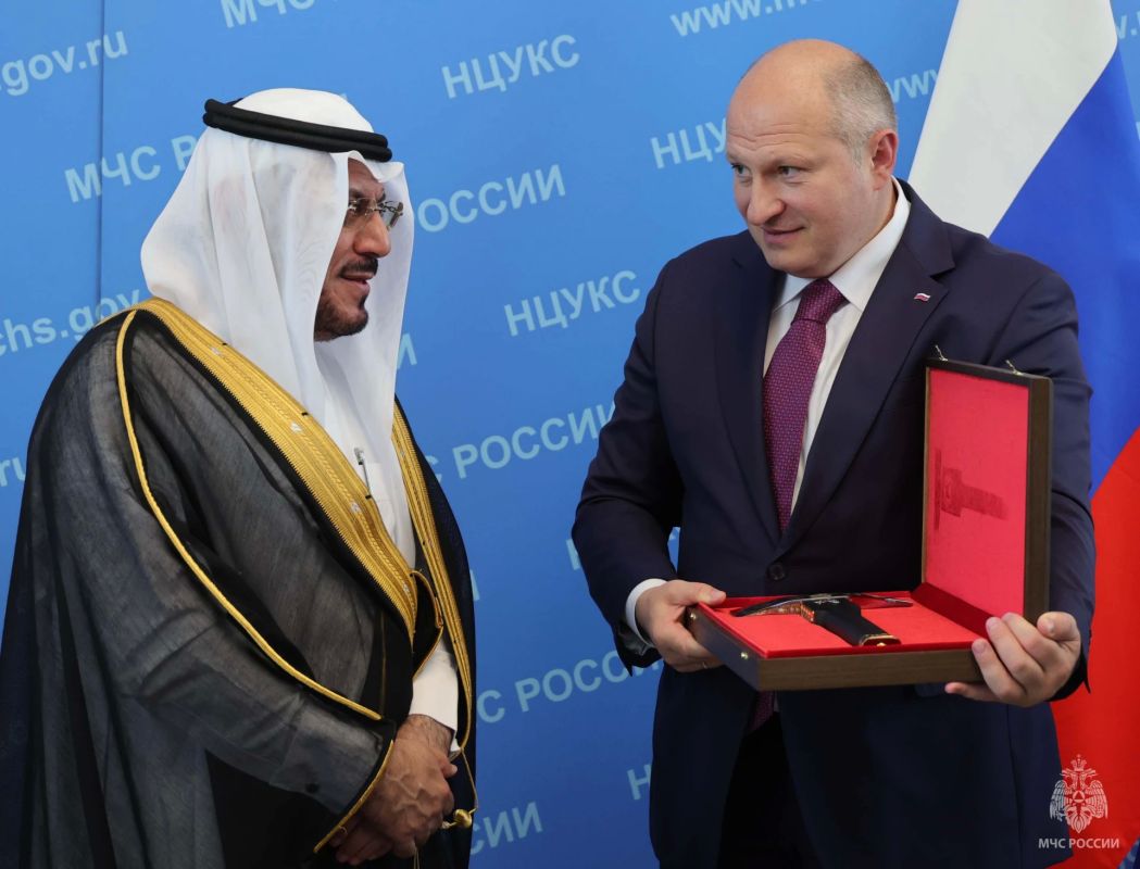 МЧС России укрепляет взаимодействие со спасательными службами Саудовской Аравии МЧС России укрепляет взаимодействие со спасательными службами Саудовской Аравии