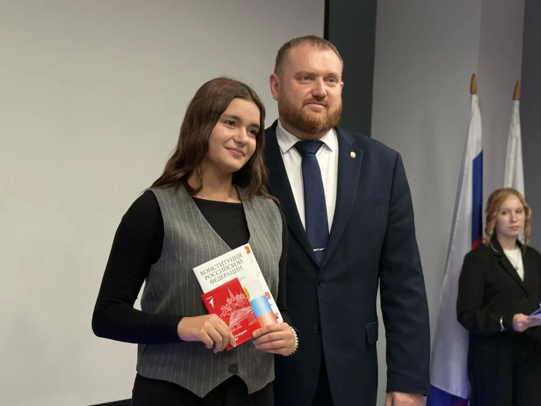 Библиотека после ремонта, награды героям и паспорта двойняшкам Библиотека после ремонта, награды героям и паспорта двойняшкам