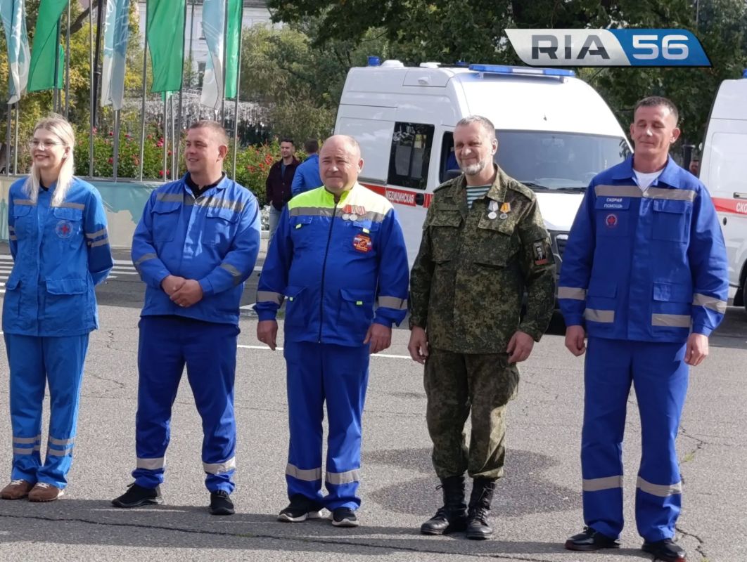В Оренбурге наградили лучших работников скорой помощи и обновили автопарк службы В Оренбурге наградили лучших работников скорой помощи и обновили автопарк службы