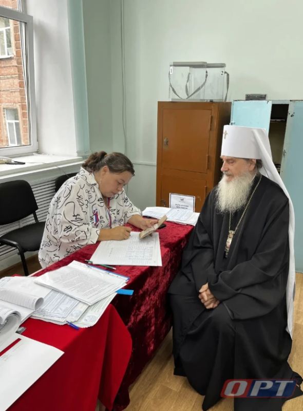 В голосовании на выборах депутатов Государственной Думы и Законодательного Собрания Оренбургской области принял участие митрополит Оренбургский и Саракташский Пётр