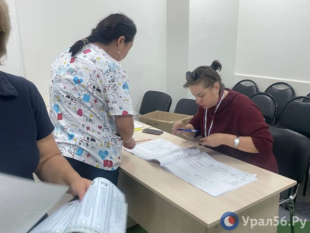 В Орске сегодня открылись 95 избирательных участков В Орске сегодня открылись 95 избирательных участков
