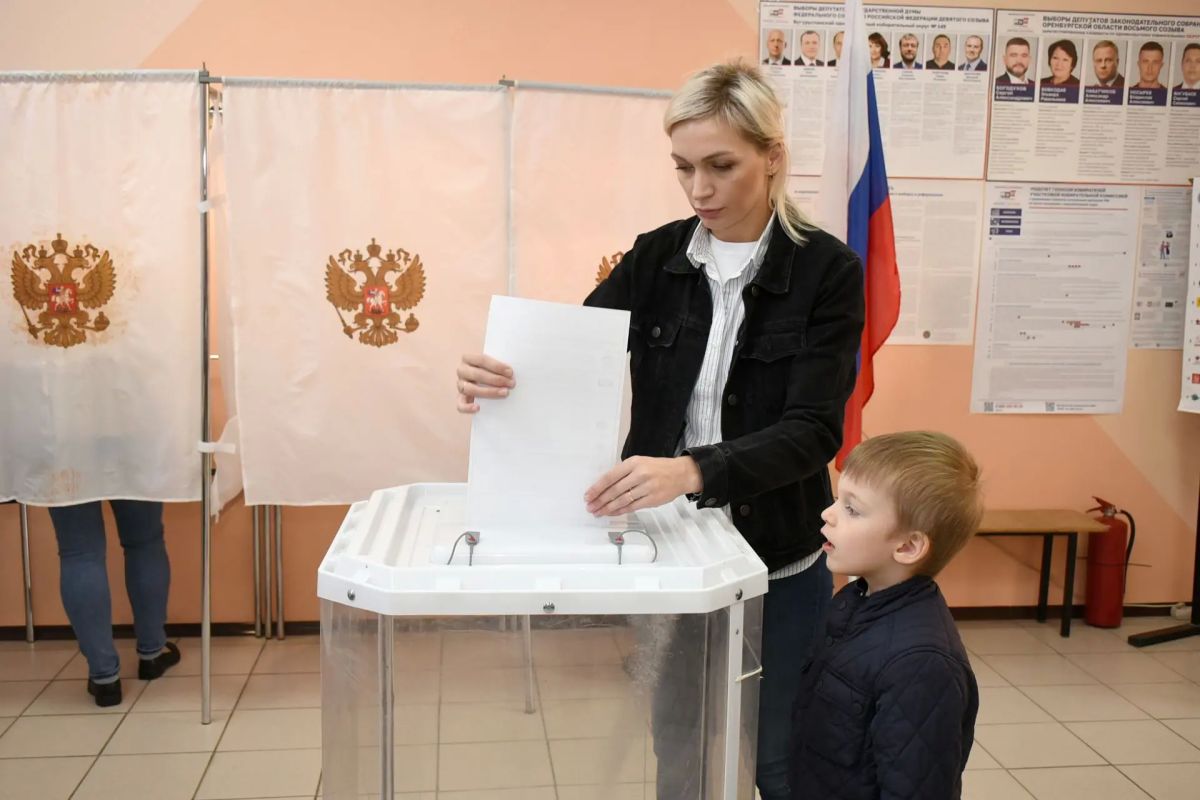 В Оренбурге стартовало трехдневное голосование на выборах В Оренбурге стартовало трехдневное голосование на выборах