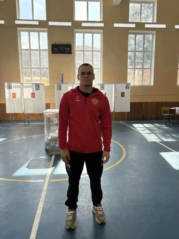 Спортсмены и тренеры Оренбурга сегодня активно голосуют на выборах Спортсмены и тренеры Оренбурга сегодня активно голосуют на выборах