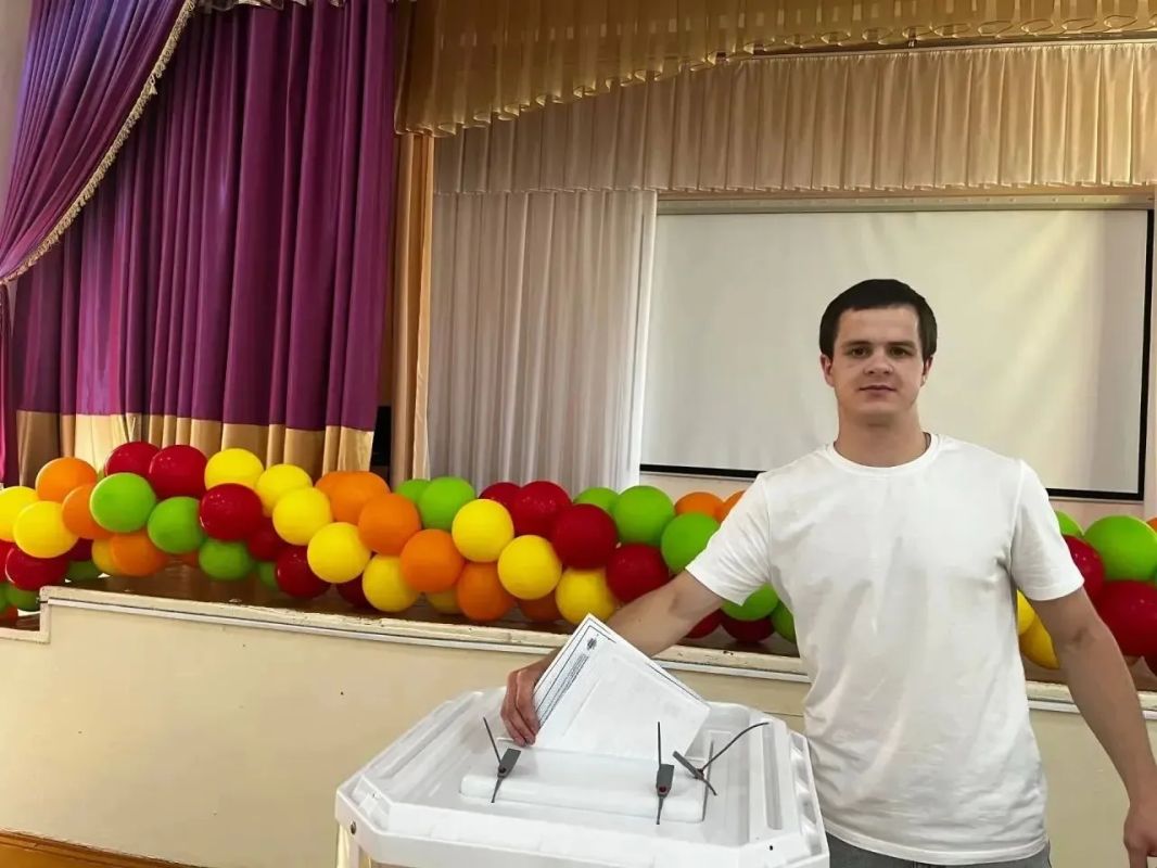 Спортсмены и тренеры Оренбурга сегодня активно голосуют на выборах Спортсмены и тренеры Оренбурга сегодня активно голосуют на выборах