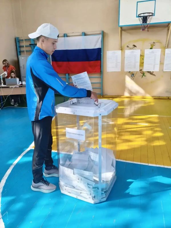 Спортсмены и тренеры Оренбурга сегодня активно голосуют на выборах Спортсмены и тренеры Оренбурга сегодня активно голосуют на выборах