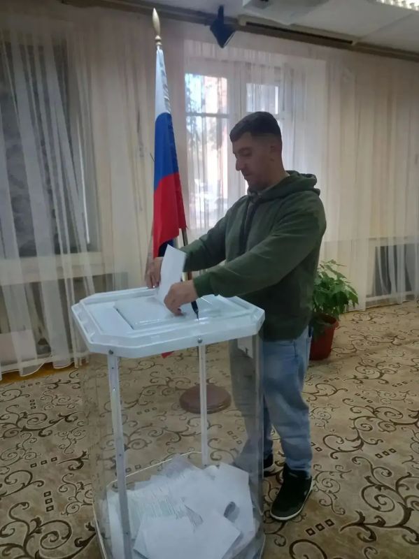 Спортсмены и тренеры Оренбурга сегодня активно голосуют на выборах Спортсмены и тренеры Оренбурга сегодня активно голосуют на выборах