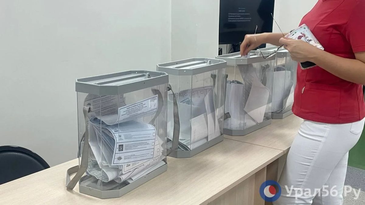 В Орске сегодня открылись 95 избирательных участков В Орске сегодня открылись 95 избирательных участков