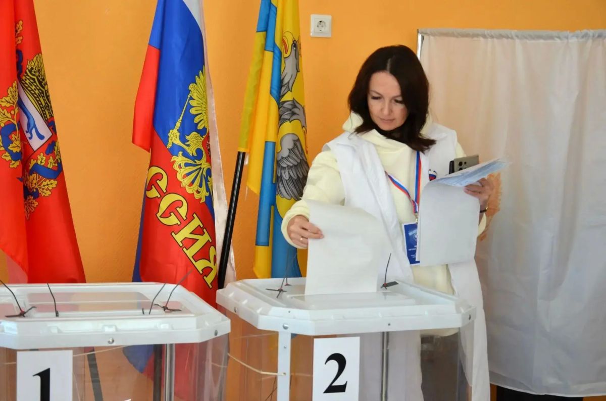 Евгения Ивлева проголосовала на выборах Евгения Ивлева проголосовала на выборах