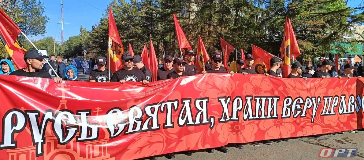 Мгновения до старта: последние приготовления к крестному ходу Мгновения до старта: последние приготовления к крестному ходу