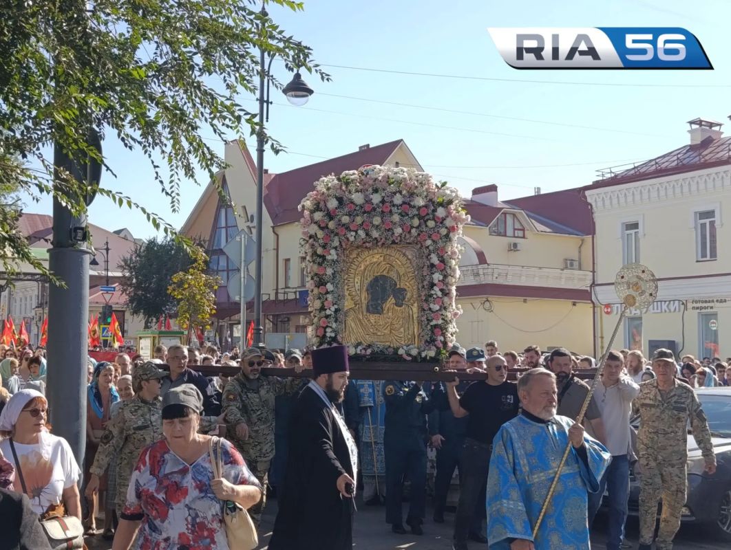 В Оренбурге прошел Крестный ход в честь Рождества Пресвятой Богородицы Сегодня тысячи верующих начали шествие от Никольского кафедрального собора В Оренбурге прошел Крестный ход в честь Рождества Пресвятой Богородицы Сегодня тысячи верующих начали шествие от Никольского кафедрального собора