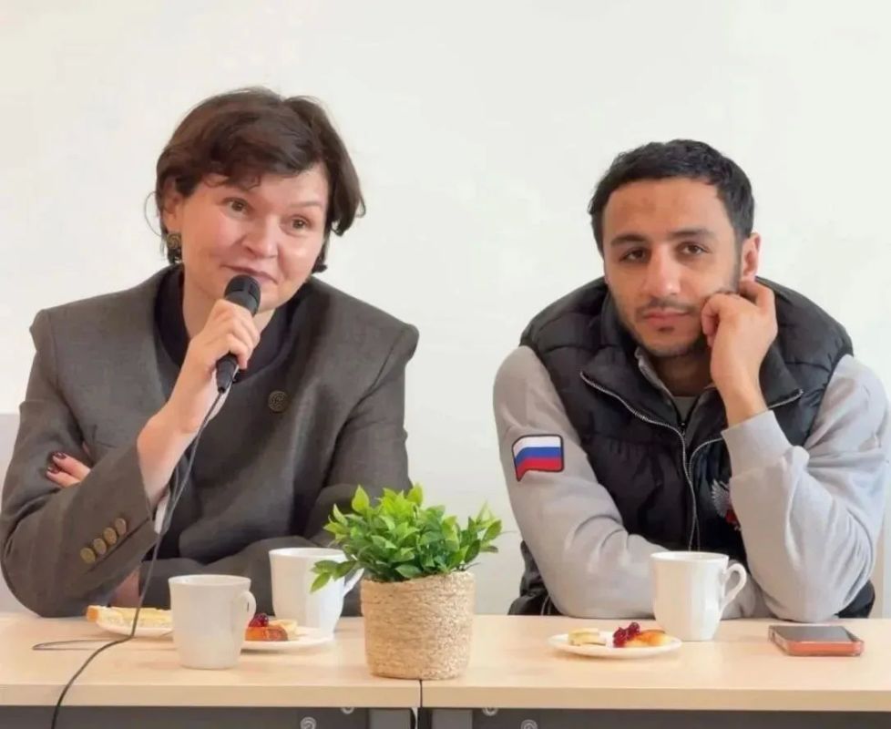 Чемпион в гостях у лицеистов: юные оренбуржцы встретились с Габилом Мамедовым Чемпион в гостях у лицеистов: юные оренбуржцы встретились с Габилом Мамедовым