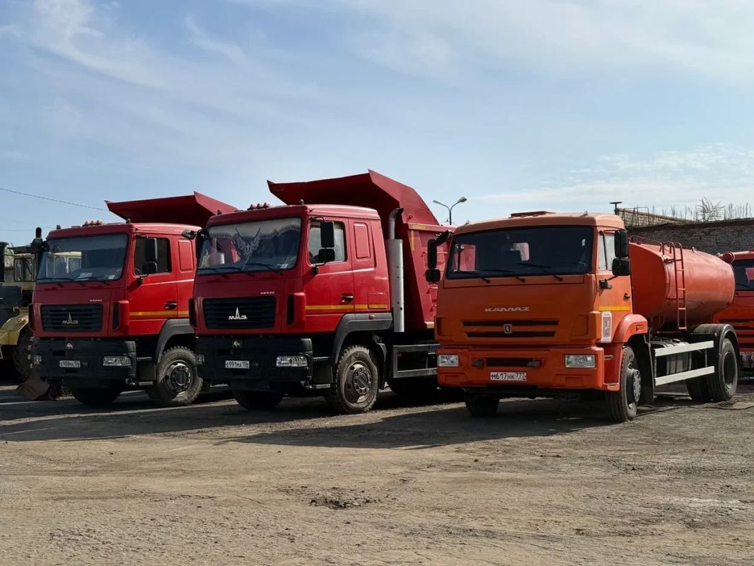 Автопарк коммунальных служб Орска пополнился спецтехникой Автопарк коммунальных служб Орска пополнился спецтехникой