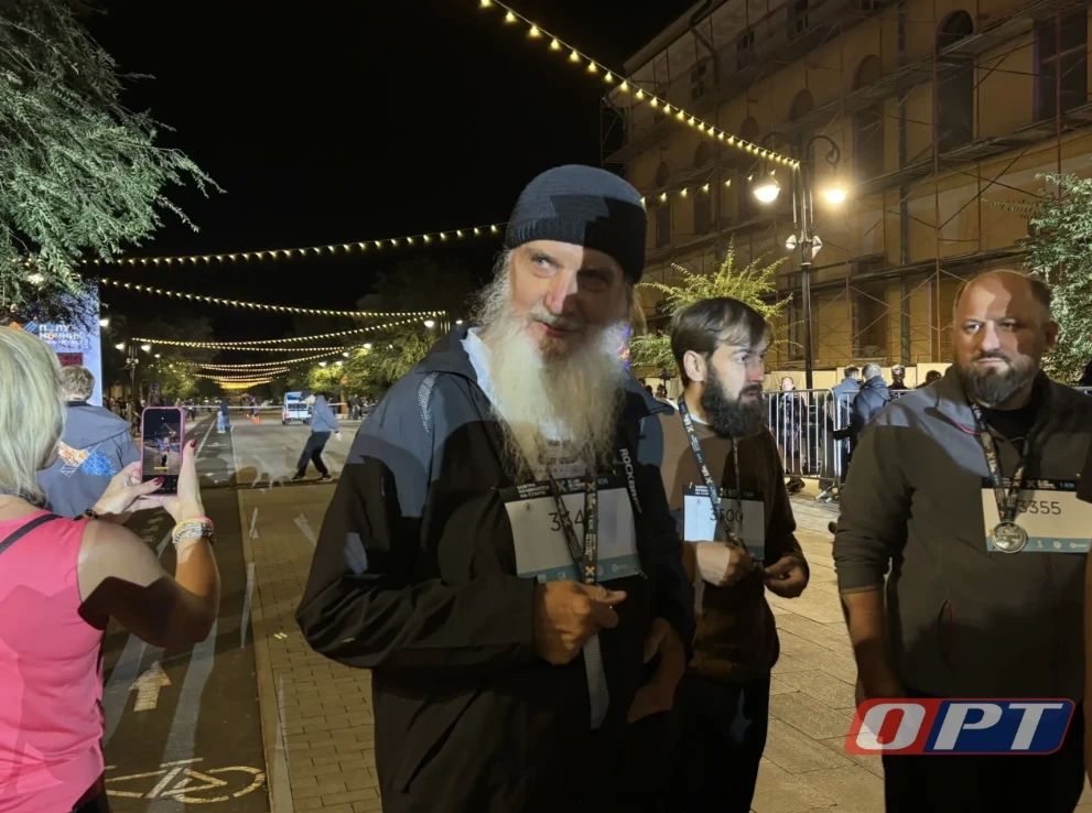 В ночном забеге "Полуночник" принял участие митрополит Оренбургский и Саракташский Пётр