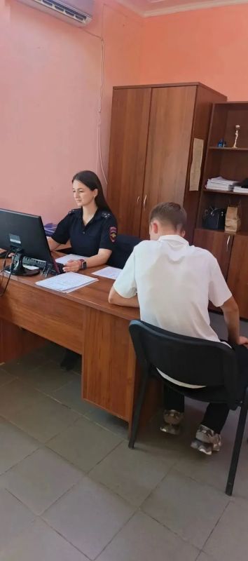 В Оренбурге полицейские проводят профилактические встречи со школьниками и студентами В Оренбурге полицейские проводят профилактические встречи со школьниками и студентами