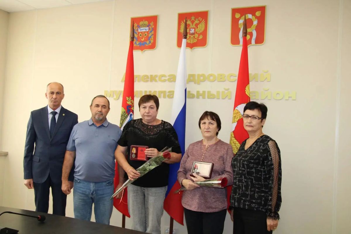 В Александровском районе семьям погибших участников СВО передали госнаграды