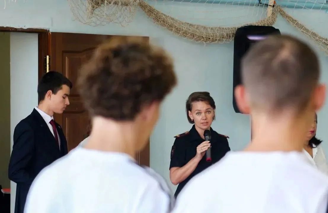 В рамках акции «Сообщи, где торгуют смертью» полицейские Оренбурга провели спортивно-интеллектуальное мероприятие В рамках акции «Сообщи, где торгуют смертью» полицейские Оренбурга провели спортивно-интеллектуальное мероприятие