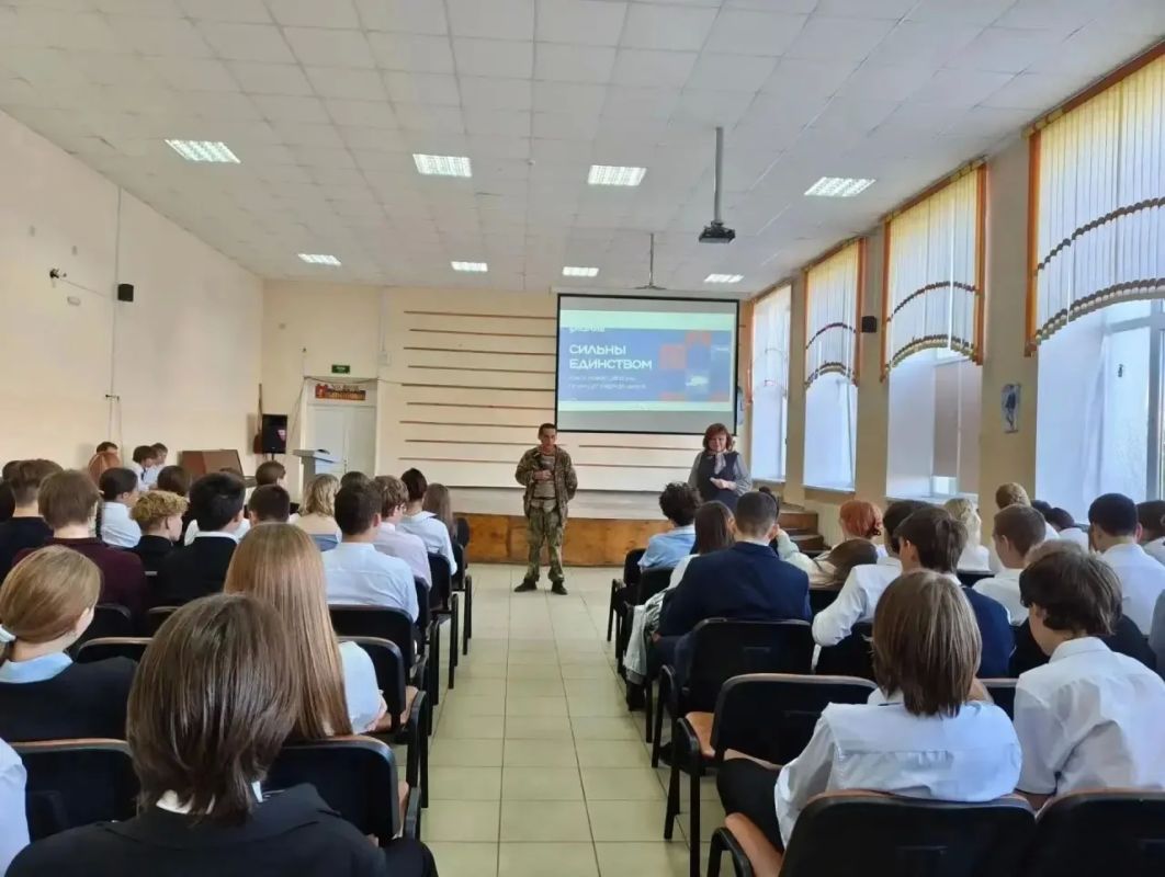 В Оренбуржье отметили День воссоединения Донецкой и Луганской Народных Республик, Запорожской и Херсонской областей с Российской Федерацией В Оренбуржье отметили День воссоединения Донецкой и Луганской Народных Республик, Запорожской и Херсонской областей с Российской Федерацией