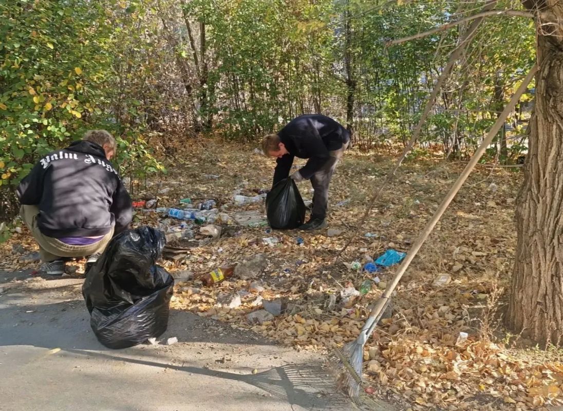 В Советском районе Орска прошли еще два субботника В Советском районе Орска прошли еще два субботника