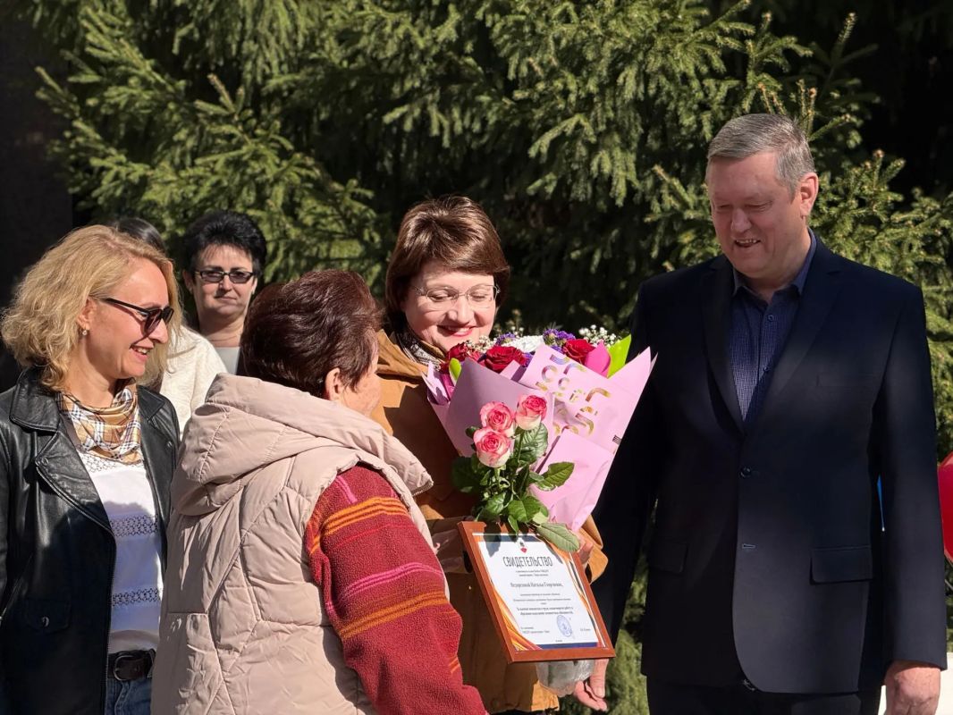 В Орске обновили Аллею почета работников ЖКХ В Орске обновили Аллею почета работников ЖКХ