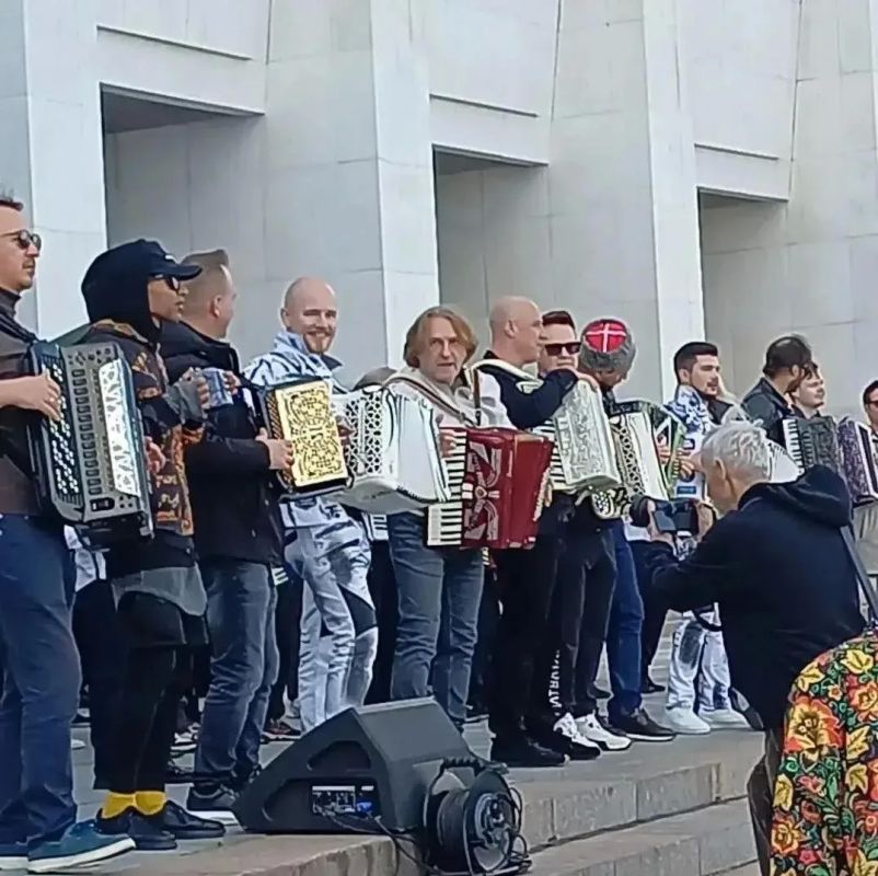 Абдулинец принял участие в установлении рекорда России на Поклонной горе Абдулинец принял участие в установлении рекорда России на Поклонной горе