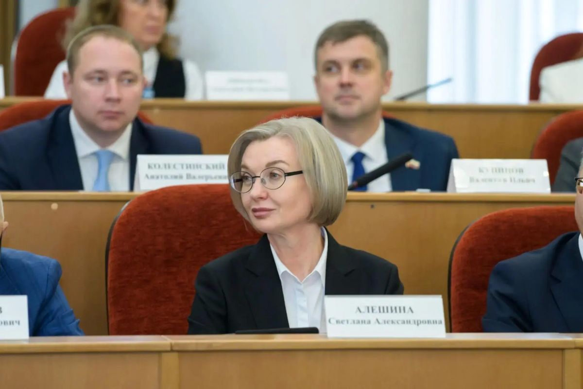 Заместителями председателя Законодательного Собрания Оренбургской области стали Светлана Алешина, ректор Оренбургского государственного педагогического университета, и Татьяна Еременко, руководитель аппарата Законодательного...