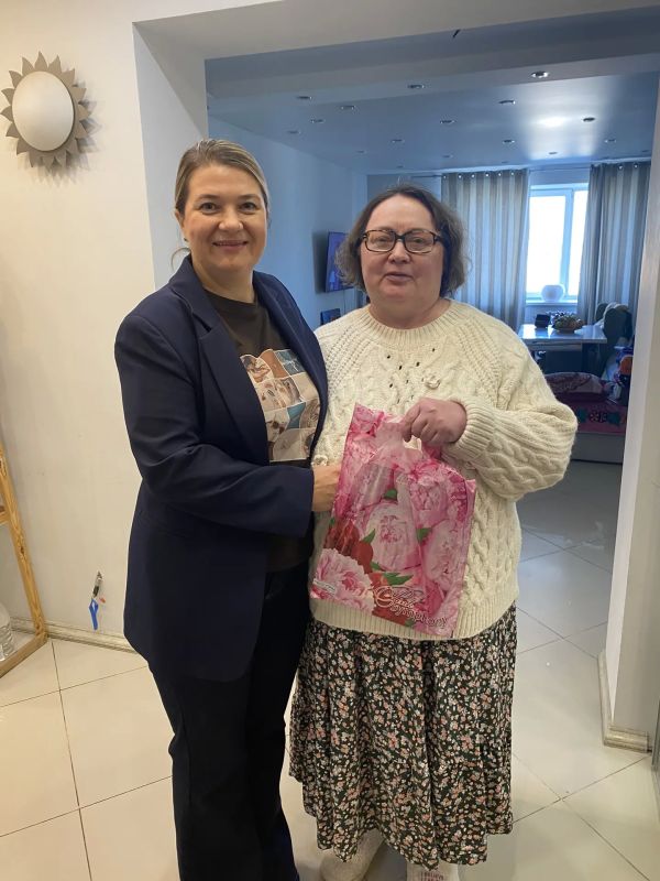 Сегодня мы от всей души поздравили самых опытных сотрудников нашего министерства с Праздником мудрости и жизненного опыта! Сегодня мы от всей души поздравили самых опытных сотрудников нашего министерства с Праздником мудрости и жизненного опыта!