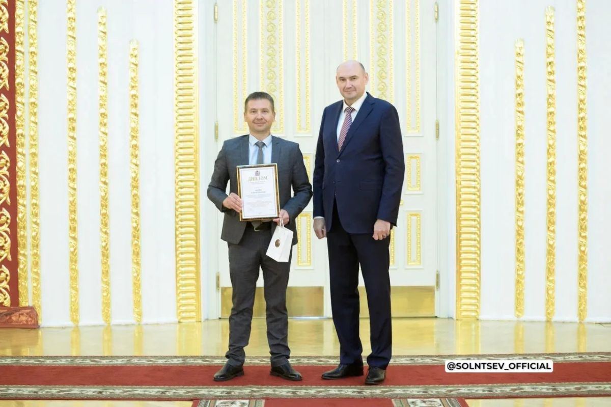 Евгений Солнцев: Лучшие педагоги Оренбуржья сегодня получили губернаторские премии и премии Правительства РФ Евгений Солнцев: Лучшие педагоги Оренбуржья сегодня получили губернаторские премии и премии Правительства РФ