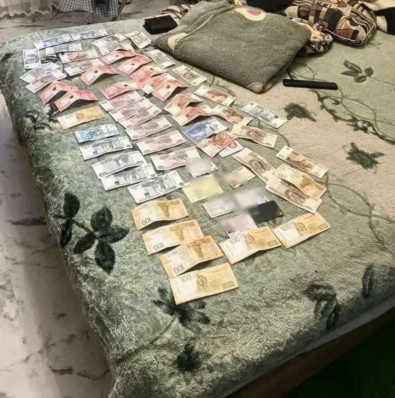 В Оренбуржье задержали мужчину, который похитил из такси забытое портмоне